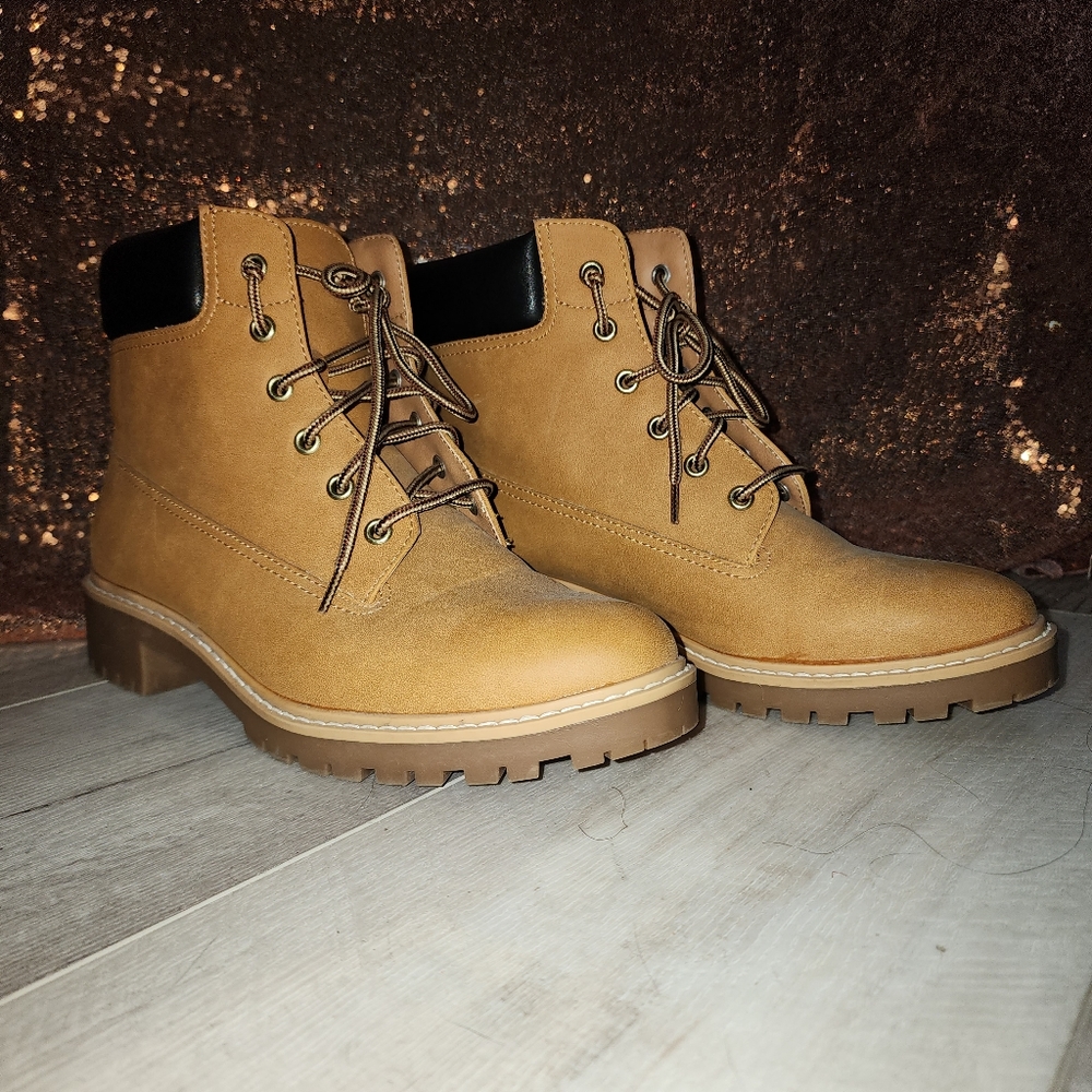 Mossimo boots